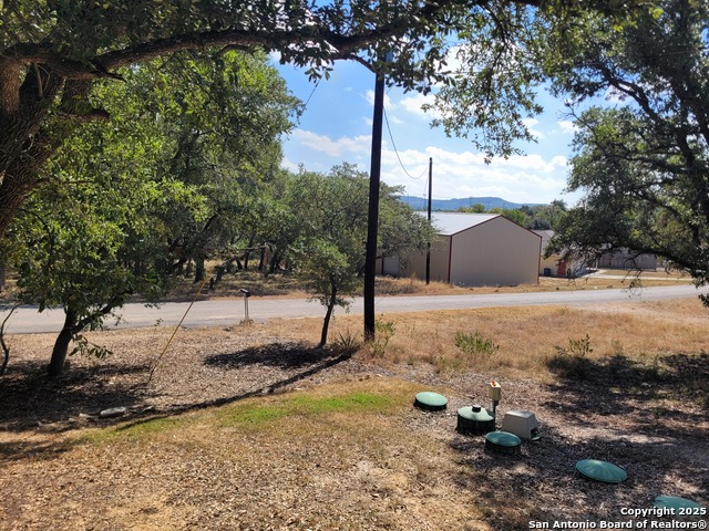 Listing photo id 29 for 1532 Hillcrest