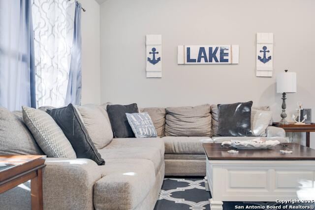 Listing photo id 3 for 1532 Hillcrest