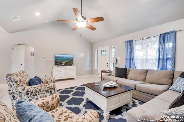 Listing photo id 5 for 1532 Hillcrest