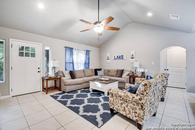 Listing photo id 6 for 1532 Hillcrest