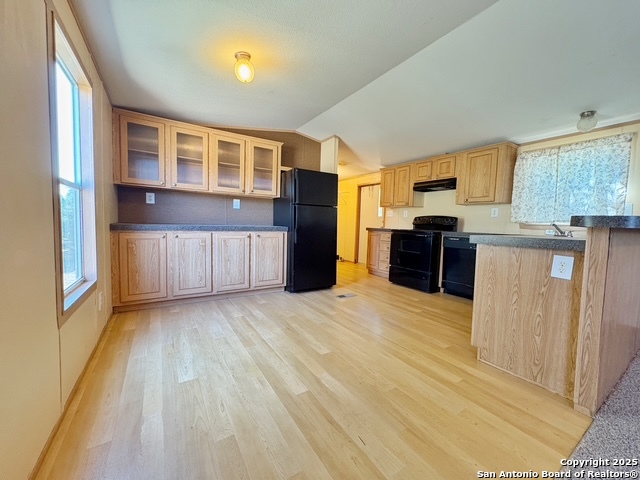 Image 5 of 13 For 724 Pr 1512  