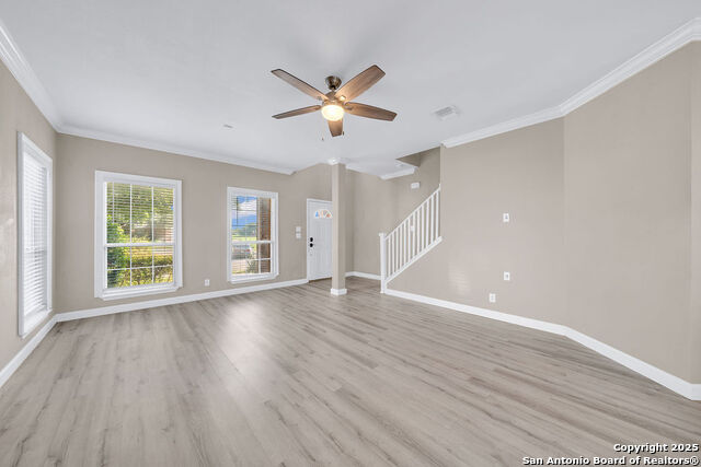 Listing photo id 3 for 8103 Heritage Park
