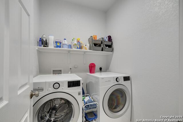 Image 12 of 21 For 25 Oak Plaza