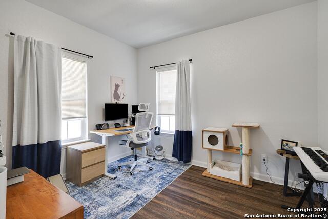 Image 15 of 21 For 25 Oak Plaza