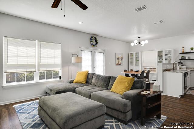 Image 3 of 21 For 25 Oak Plaza