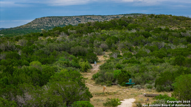 Listing photo id 9 for 123 Sd 65000