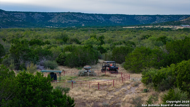 Listing photo id 11 for 123 Sd 65000