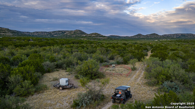 Listing photo id 16 for 123 Sd 65000