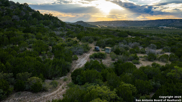 Listing photo id 18 for 123 Sd 65000