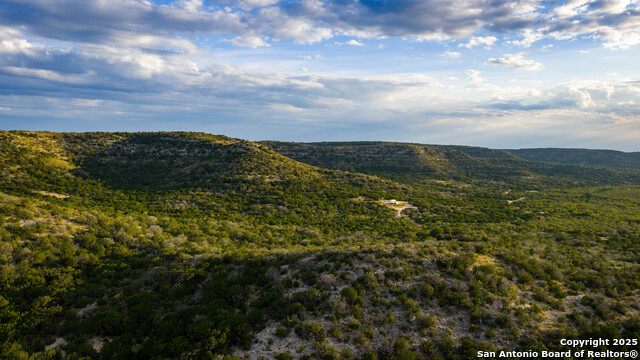 Listing photo id 23 for 123 Sd 65000