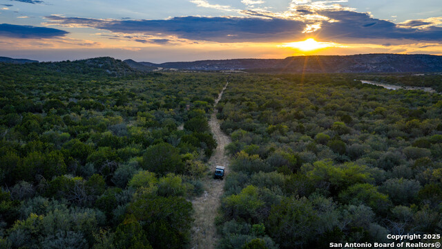 Listing photo id 25 for 123 Sd 65000