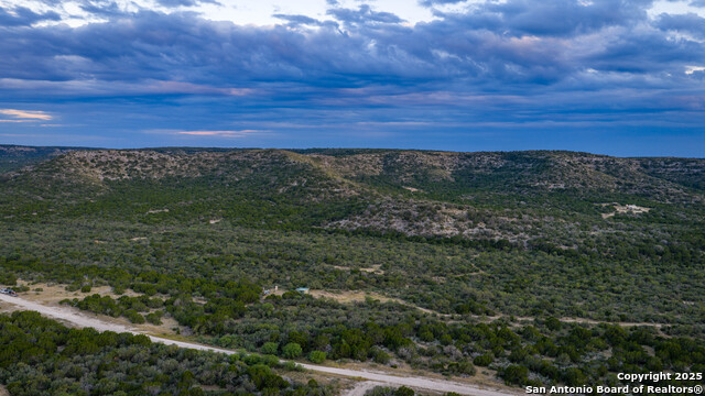 Listing photo id 28 for 123 Sd 65000