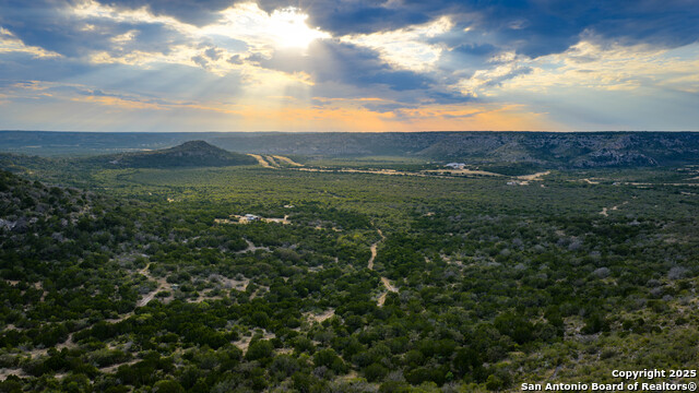 Listing photo id 3 for 123 Sd 65000