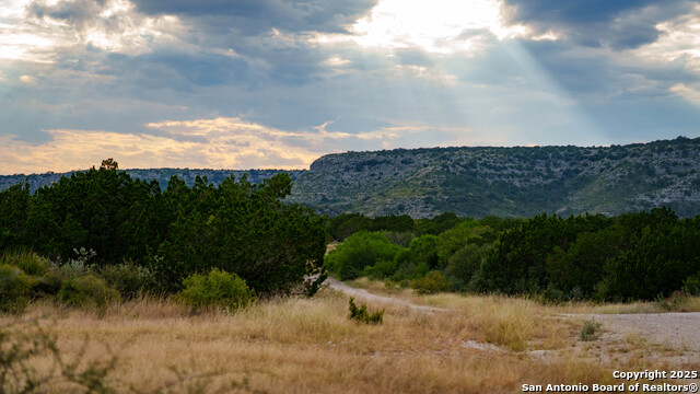 Listing photo id 4 for 123 Sd 65000