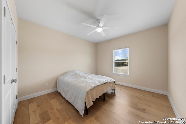 Listing photo id 13 for 2011 Athens Ave. N