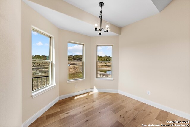 Listing photo id 7 for 2011 Athens Ave. N