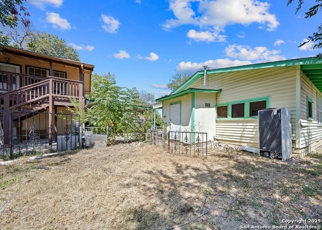Listing photo id 13 for 134 Cheyenne