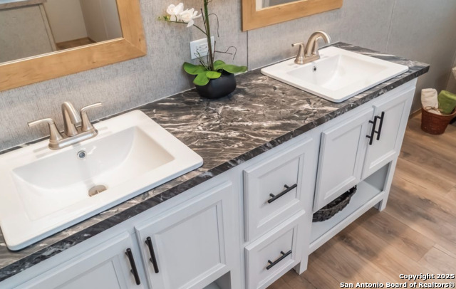 Image 10 of 11 For 23115 Pocahontas