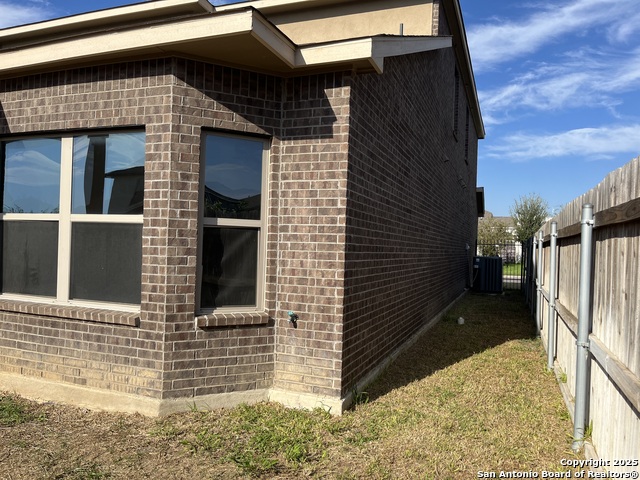 Image 9 of 20 For 1405 Chital Dr