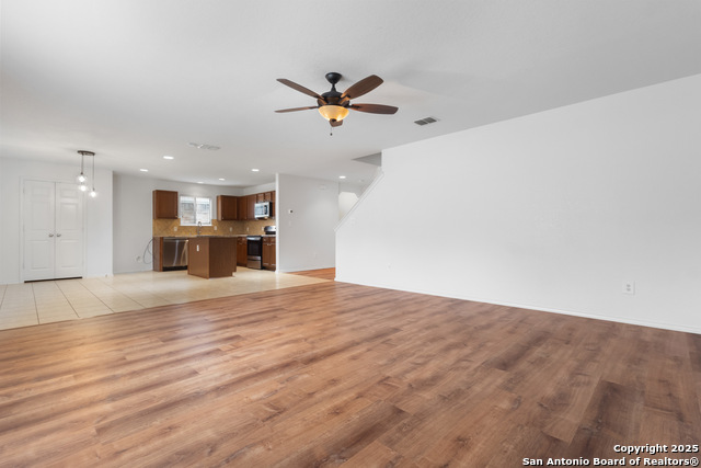 Image 7 of 31 For 9418 Madison Crk