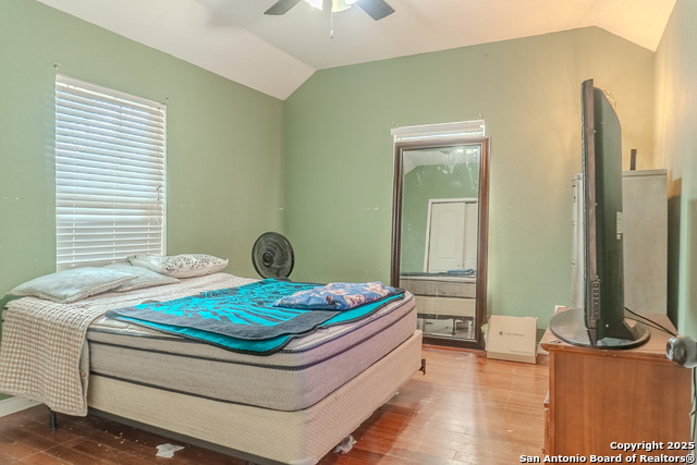 Image 37 of 50 For 102 Road Runner