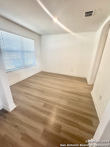 Image 3 of 20 For 2815 Thackery Grv