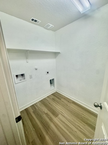 Image 9 of 20 For 2815 Thackery Grv