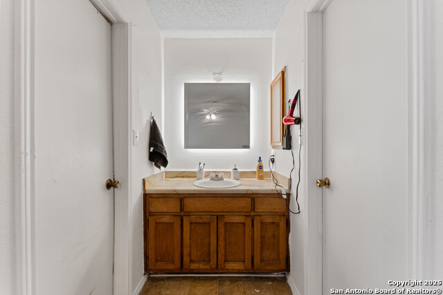 Image 11 of 29 For 1626 Santa Anna