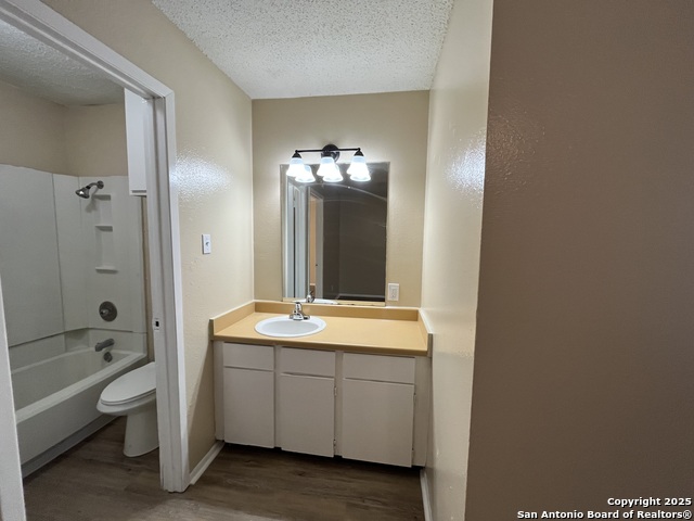 Image 9 of 10 For 300 Moursund Blvd.  9