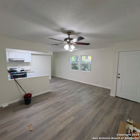 Listing photo id 5 for 428 Vaughan  1