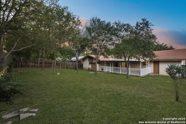 Image 27 of 29 For 11011 Burr Oak