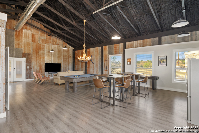 Listing photo id 9 for 2027 Fm 1376