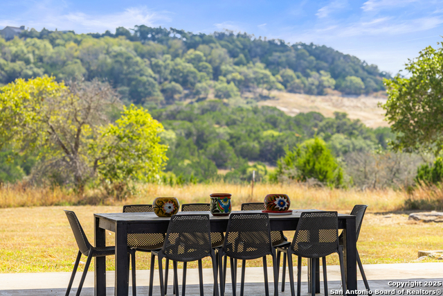 Listing photo id 14 for 2027 Fm 1376