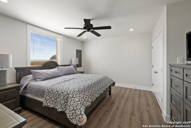 Listing photo id 23 for 2027 Fm 1376