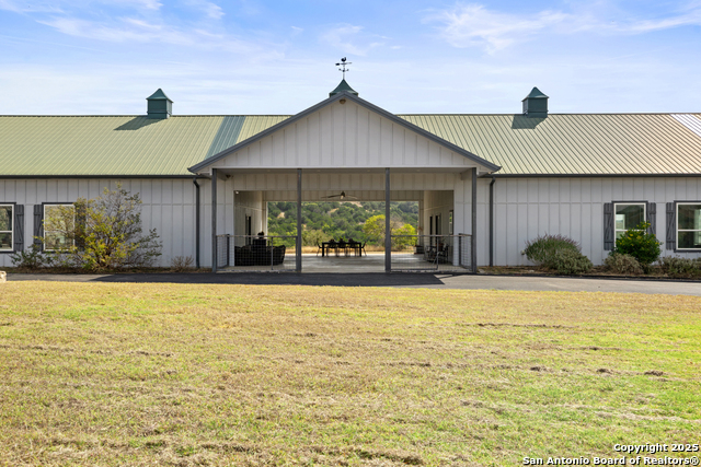 Listing photo id 4 for 2027 Fm 1376