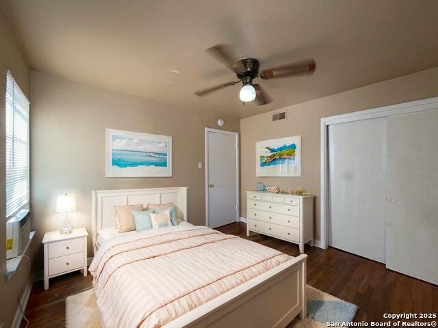 Listing photo id 4 for 2000 Mistletoe Ave W