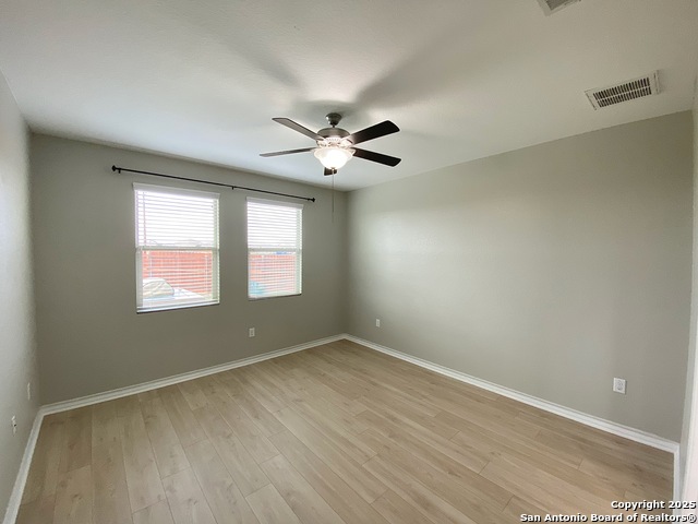 Image 14 of 31 For 142 Landing Lane