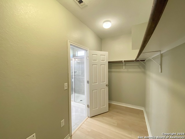 Image 19 of 31 For 142 Landing Lane