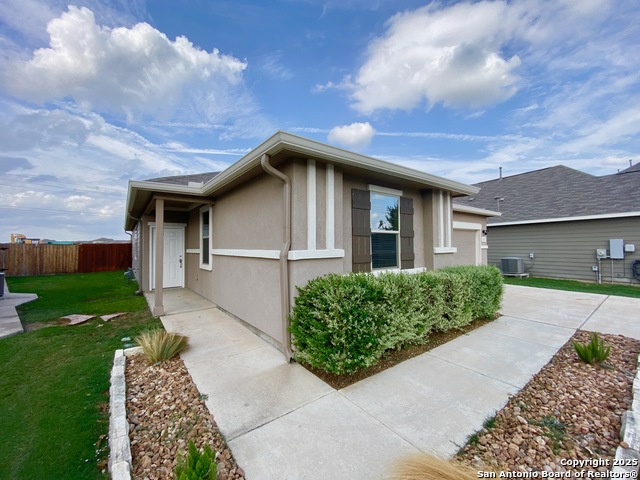 Image 2 of 31 For 142 Landing Lane