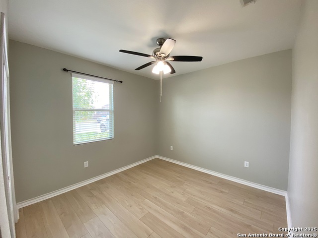 Image 22 of 31 For 142 Landing Lane