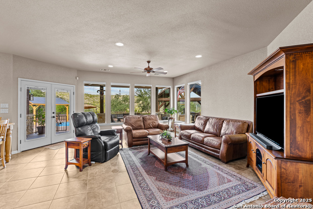 Image 10 of 48 For 276 Oak Vista