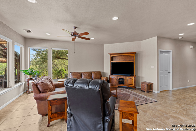 Image 12 of 48 For 276 Oak Vista