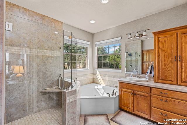 Image 16 of 48 For 276 Oak Vista