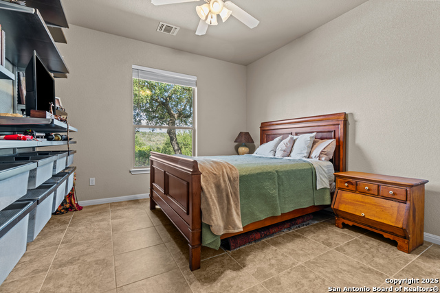 Image 21 of 48 For 276 Oak Vista