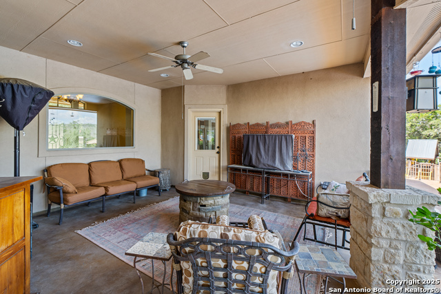 Image 26 of 48 For 276 Oak Vista