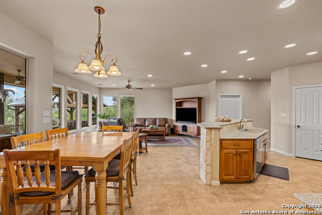 Image 6 of 48 For 276 Oak Vista