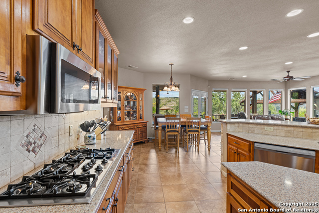 Image 9 of 48 For 276 Oak Vista