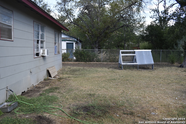 Listing photo id 12 for 330 Orchard  