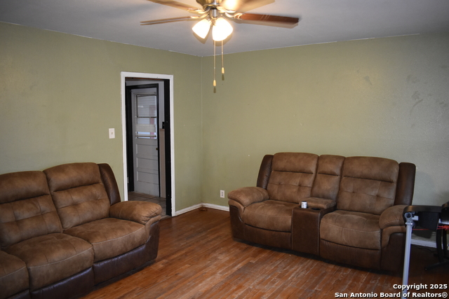 Listing photo id 3 for 330 Orchard  