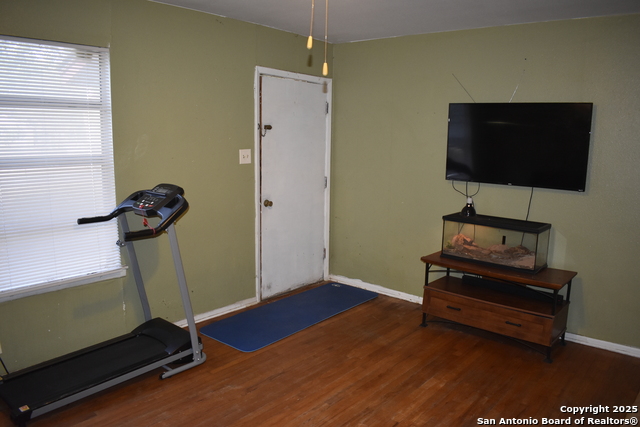 Listing photo id 4 for 330 Orchard  